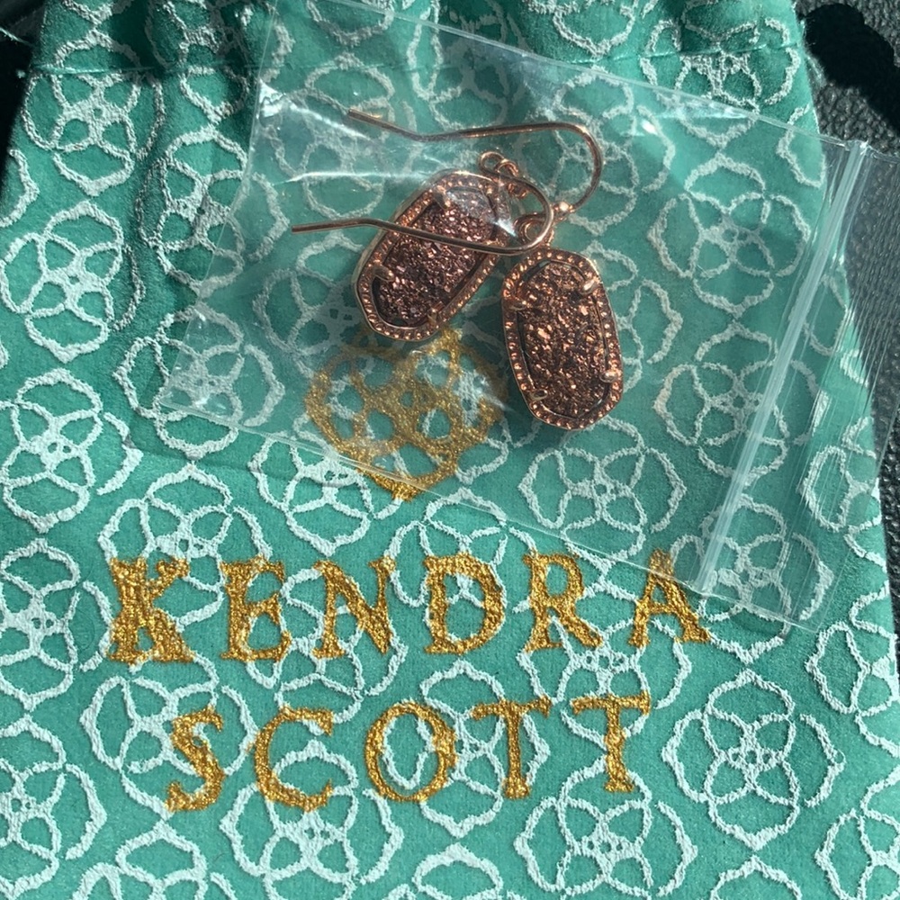 Kendra Scott: Lee Rose Gold Drop Earrings in Rose Gold Drusy